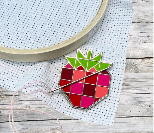 TTN- NM1 Strawberry Patch Needle Minder